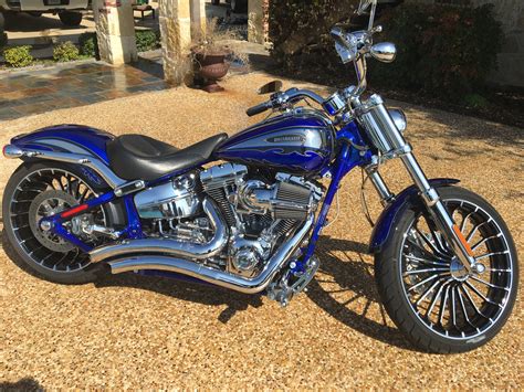 The bike features a tasty design language with fresh color schemes and exclusive enhancements. 2014 Harley-Davidson® FXSBSE CVO™ Breakout (CANDY COBALT ...