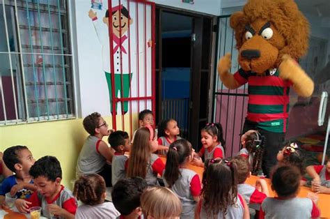 Mascote Da Portuguesa Visita Crianças Em Escola Da Grande São Paulo