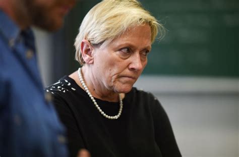 Wird sie die neue ministerpräsidentin des landes? Susanne Eisenmann: Kultusministerin bedauert Verschiebung ...