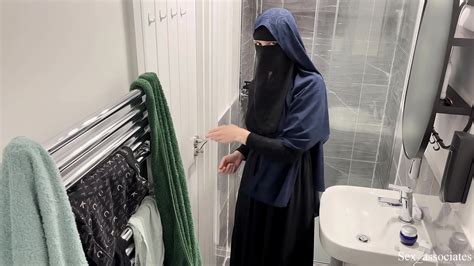 Spy Cam In The Airbnb Caught Gorgeous Arab Girl In Niqab Mastutbating In The Showerand Xnxx