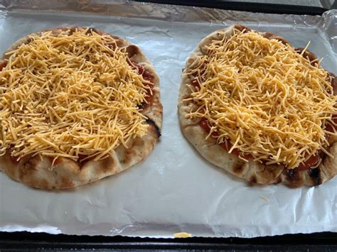 Quick And Easy Naan Bread Flatbread Pizza Emmandi S Kitchen