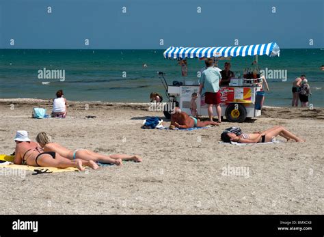 Venice Lido Beach Italy Sunbathing Hi Res Stock Photography And Images Alamy