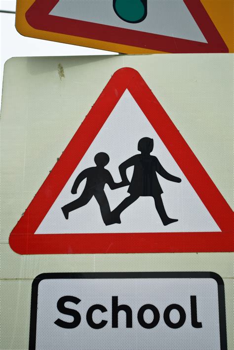 School Crossing Sign Free Early Years And Primary Teaching Resources