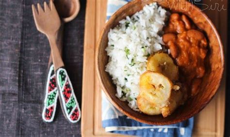 This habichuelas recipe is so easy and ready in a pinch! Puerto Rican Fried Plantains with Beans and Rice | Recipe ...