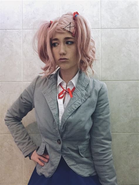 Natsuki Cosplay R Ddlc