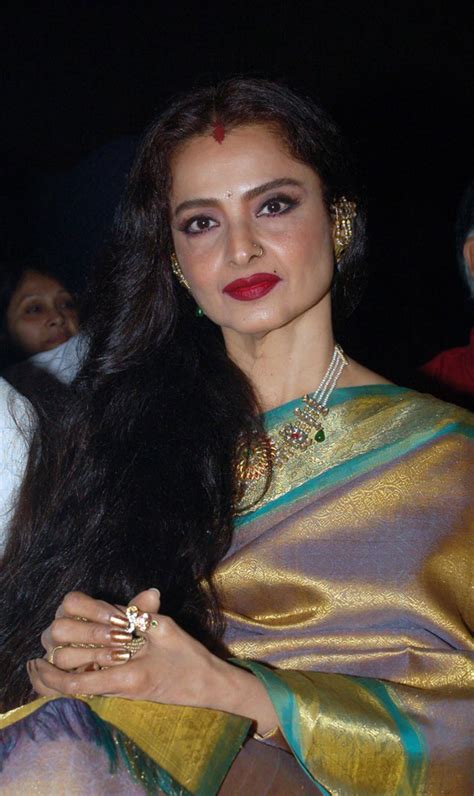 happy birthday rekha 15 rare pictures of bollywood s timeless beauty photogallery