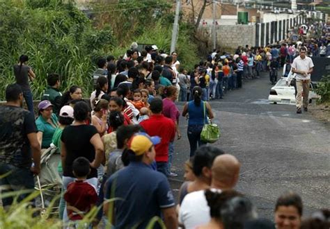 The Joys Of Socialism Hungry Mob Fights Over Powdered Milk In Venezuela Video