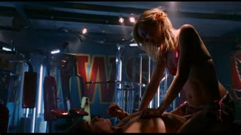 Naked Amanda Walsh In Smallville