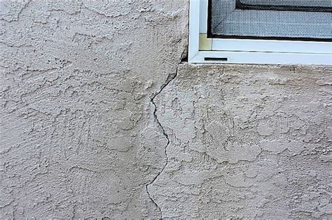 How To Fix Cracks In Stucco