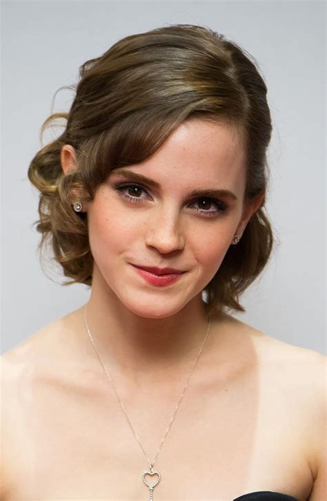 Emma Watson Best Hair Makeup And Beauty Looks Elle Australia