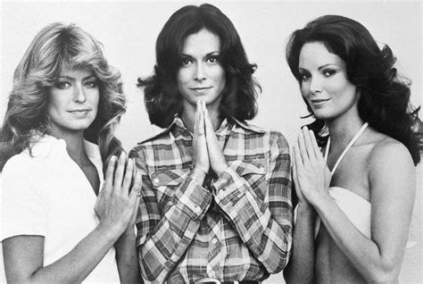 farrah fawcett kate jackson and jaclyn smith in a promotional photo for charlie s angels 1976