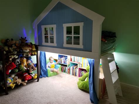 Add to that maybe a slide to get down and the parent might not see their child for hours or more. Ana White | Book Nook Bed - DIY Projects | Diy kids bed, Treehouse loft bed, Kids room furniture