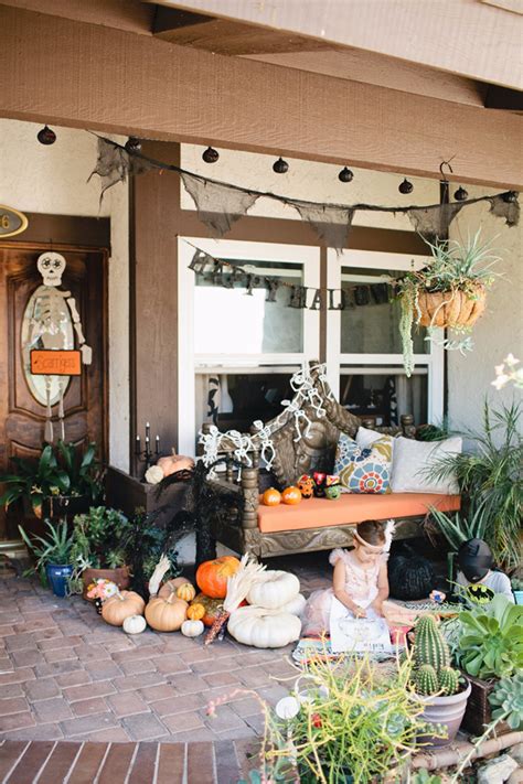 20 Simple Fall Porch Decor For Halloween And Thanksgiving