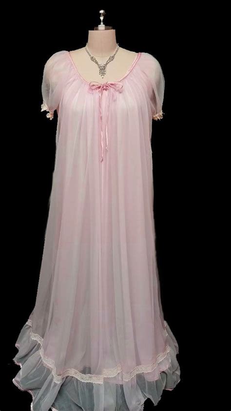 Vintage Tosca Vintage Lace Satin Bridal Peignoir Nightgown Set In