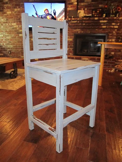 I've already made a previous bar stool project but it was too tall to be used in this location. Ana White | Bar Stools - DIY Projects