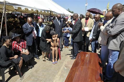 Ndinithanda nonke emakhaya. in 2013 she anchored the funeral broadcast of south africa's late president nelson mandela. GALLERY: Family & friends say farewell to Palesa Madiba ...