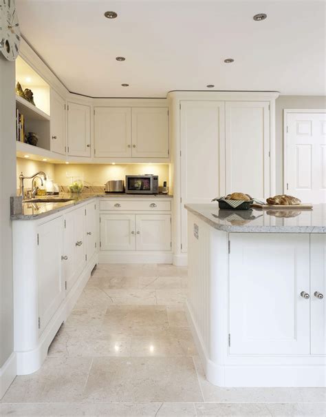 Traditional White Kitchen Tom Howley
