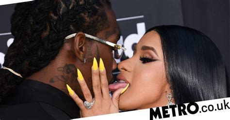 Cardi B And Offset Share Steamy Kisses At Billboard Music Awards 2019