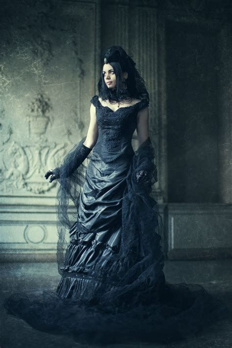 black victorian gothic bustle dress costume designer katherine baumgertner photographer