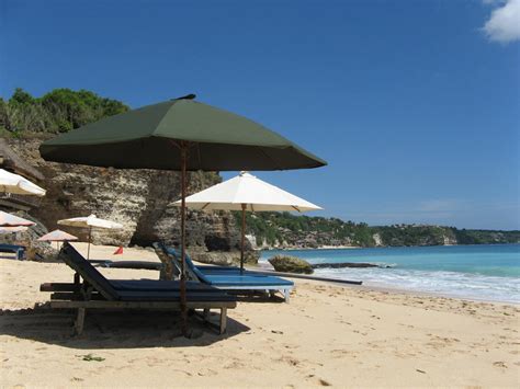 Dreamland Beach Bali Tour Guide