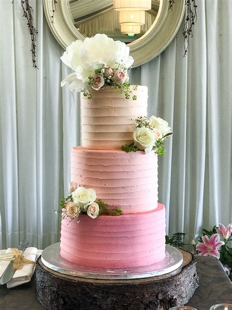 Wedding Cake Decorating With Buttercream Icing Louis Dempsey Bruidstaart