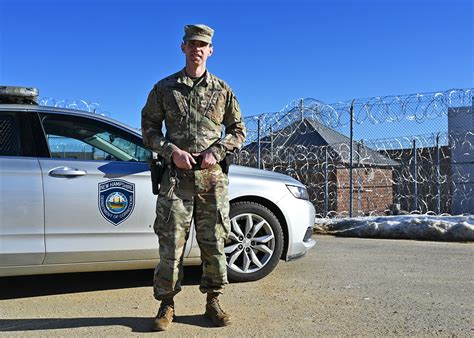 NH Guard members backstop state prison corrections officers | Article