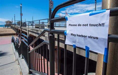 Huntington Beach Pier Beach Parking Lots Closed Due To Coronavirus