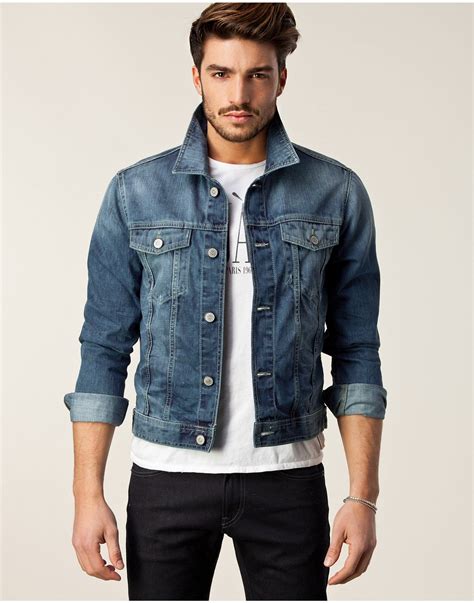 Denim Jacket Outfits For Men 22 Ways To Wear A Denim Jacket