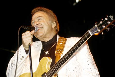 Roy Clark 6 Great Performances By Country Guitarist Rolling Stone