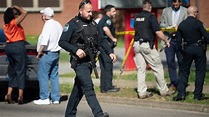 Scenes Outside a Tennessee High School Shooting - The New York Times