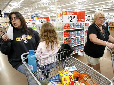 This is what the average Walmart shopper looks like | Business Insider