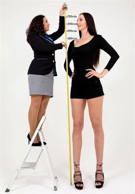 Beautiful Tallest Women In The World Mind Blowing Pictures In