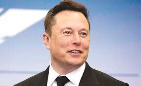 ومن بين أهم هؤلاء الرواد في مجال الأعمال إيلون ماسك، وجيف بيزوس، وريتشارد برونسون الذين صنعوا ثرواتهم في قطاعات أخرى. مالك تسلا إيلون ماسك يتفوق على بيزوس ويصبح أغنى رجل في ...