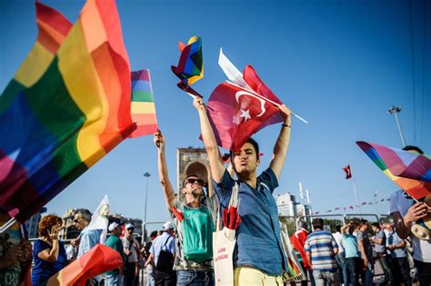 Turkey’s Lgbt Community Vows To March For Pride Despite Crackdown Fears Middle East Eye