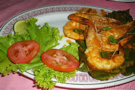Located in eden parade, the building might look old, creepy and unappealing. Seafood-Restaurant in Batu Ferringhi - Pulau Penang ...