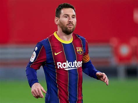 Messi ist seit 01 июля 2021 г. Lionel Messi won't make a decision on his Barcelona future ...