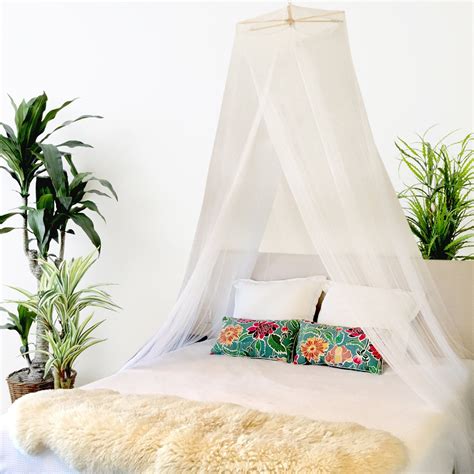 The string of 30 bright led lights at the top illuminates the room and adds a touch of sparkle. LUXURY BED CANOPY Mosquito Net Curtains + 3 Bonus Hanging ...