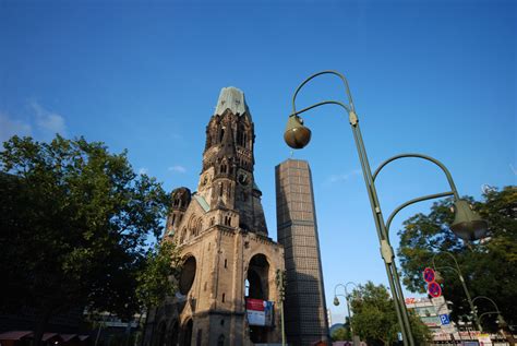 Individuell gestaltete zimmer und suiten, ein traumhaftes spa und ein direkter zugang zum zoologischen garten machen nur einen kleinen teil des angebots aus. Sunflower Hostel - Berlin Friedrichshain - Info - Berlin info