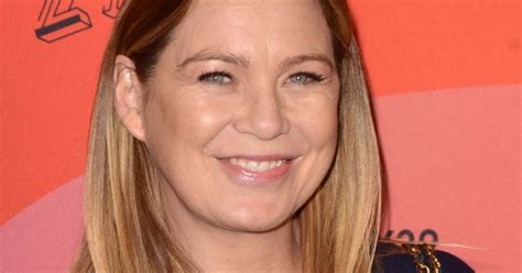 Ellen pompeo plays the lead character of meredith grey in grey's anatomy since 2005. Ellen Pompeo au photocall de la soirée 29Rooms à Los ...