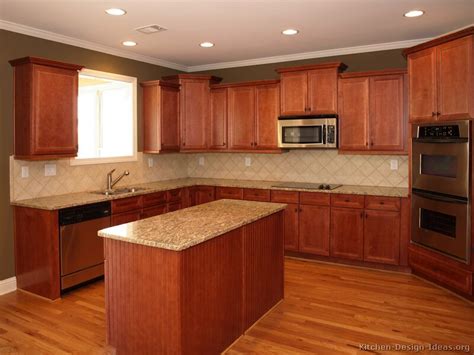 Wood cabinets are heavy duty, durable and can fit into any style. Pictures of Kitchens - Traditional - Medium Wood Kitchens ...