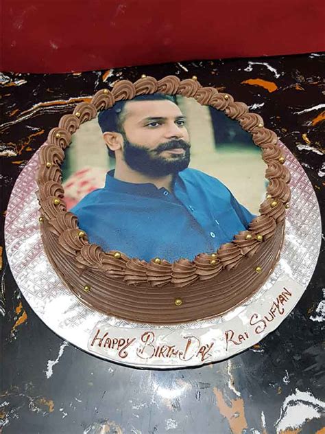 Best birthday wishes to greet your near and dear ones. Get a Funny birthday cake for men