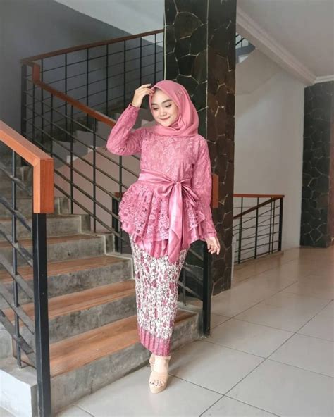 √ 30 Model Kebaya Pink Fanta Soft Kombinasi Wisuda