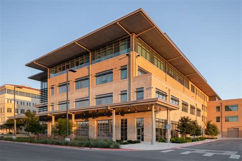 Utsa Science And Engineering Building — Sharp Glass