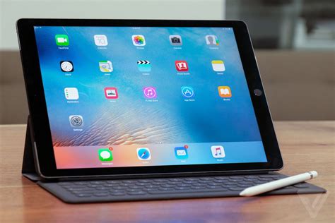 Mossberg The Ipad Pro Cant Replace Your Laptop Totally Even For A