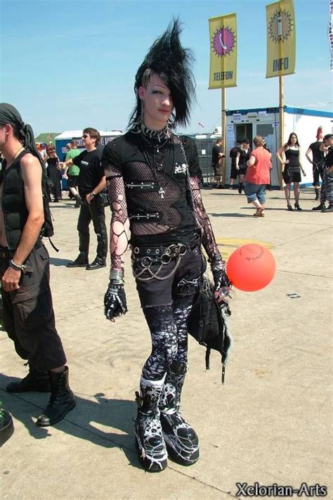 deathrocker at wave gothik treffen deathrock fashion punk outfits punk fashion