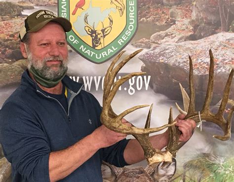 Wyoming County Whitetail Becomes The New State Record Wv Metronews