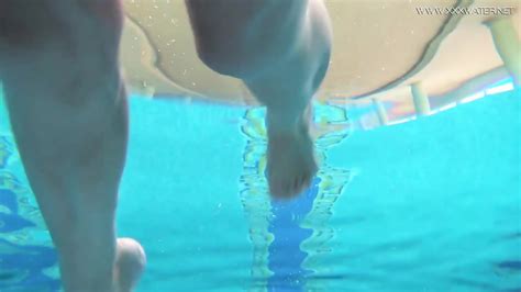 Sazan Cheharda Super Hot Teen Underwater Nude