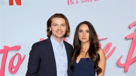 ‘the Kissing Booth Star Joel Courtney Marries Gf Mia Scholink