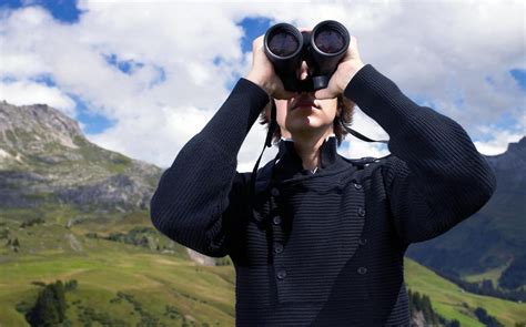 With irazoo, you can earn cash prizes and rewards by watching videos published in over 50 channels of content. The best binoculars for bird watching | The Telegraph