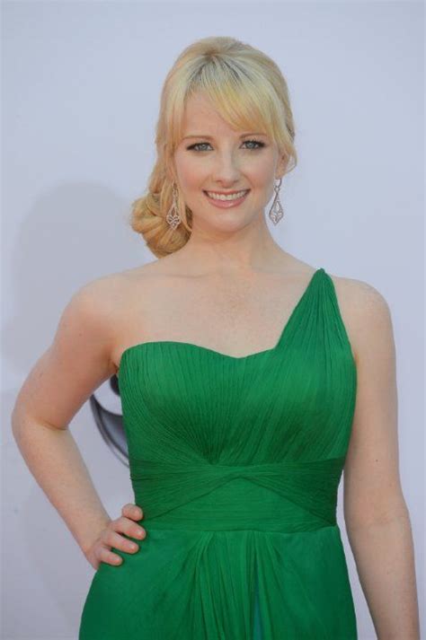 The Big Bang Theorys Bernadette Melissa Rauch In A Gorgeous Green